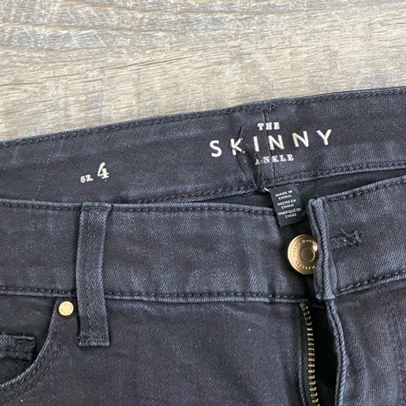 WHBM The Skinny black jean design frayed bottom rips - Picture 4 of 4